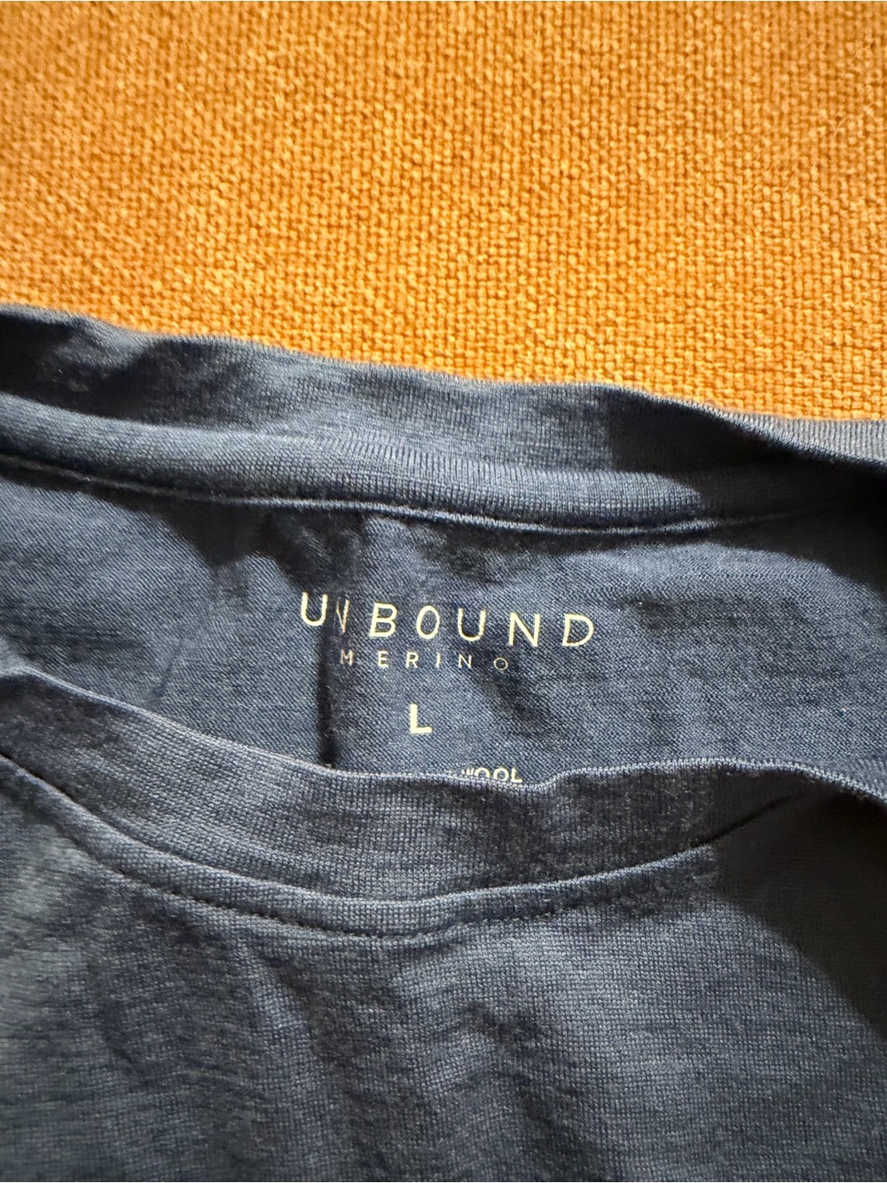 Women’s Unbound Merino Pocket Tee Blue - Picture 2 of 3